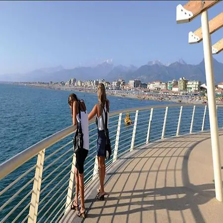 Domini 2* Lido di Camaiore
